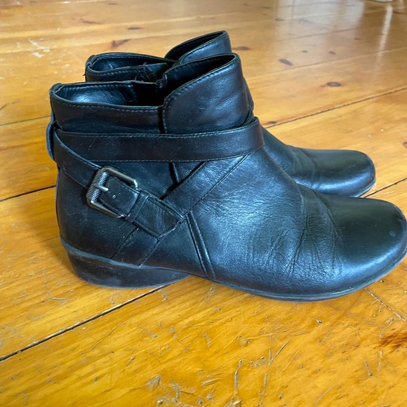 Naturalizer Booties Size 9 - Picture 3 of 5